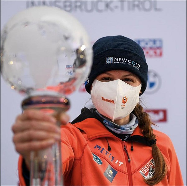 kimberley-bos-skeleton-bronze-photo-by-viesturs-lacis