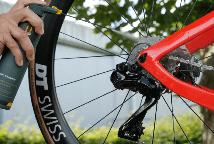 Chain Cleaner In Use