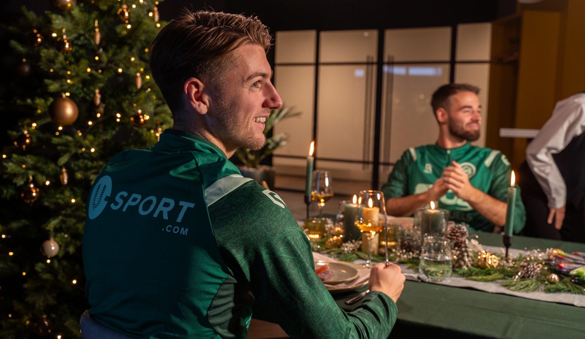 FC groningen voetballers aan kerstdiner - goede voornemens